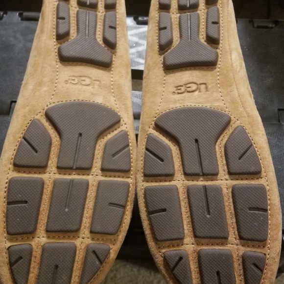 Ugg moccasin - Picture 1 of 2